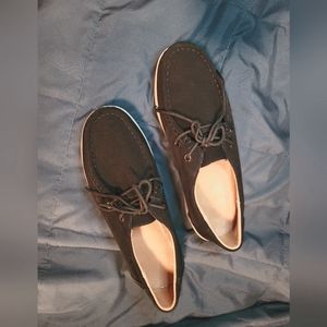 Comfy black loafers
